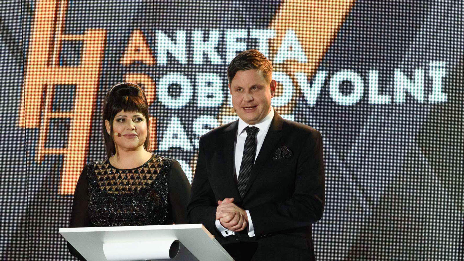 anketa-dobrovolni-hasici-roku-2015-vyhlaseni-vysledku-ilona-csakova-michal-novotny
